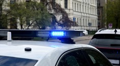 Opitý otec nechal svojho 10-ročného syna šoférovať auto. On sa zatiaľ viezol na zadnom sedadle