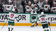 VIDEO: Dobrý štart Philadelphie či Caroliny, Dallas schytal výprask. Play off bojov o Stanley Cup odštartovalo