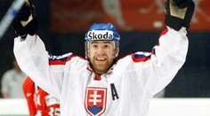Do repre ho nevzali, lebo mal staré korčule, keď ho porovnávali s Jágrom, radšej sa ostrihal. Od Žiga chcel hokejku aj Gretzky