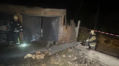 Rusi zhodili bomby na Charkov. Desiatky tisíc domácností ostali bez elektriny