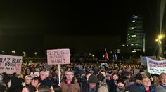 Po Novom roku sa rozhodne. Ak protesty vydržia, vláda bude musieť reagovať, myslí si odborník