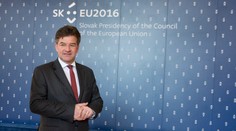 Pri zákazkách rezortu zahraničia počas predsedníctva neporušili súťaž: Úrad nemá dôkazy