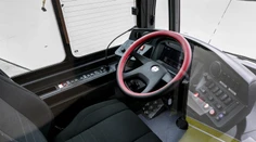 Tragická nehoda neďaleko Senca. Autobus skončil na poli, vodič (†56) bol mŕtvy
