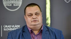 Bratislavský poslanec sa nakazil a skritizoval systém testovania. Mikas ho sfúkol