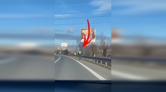 VIDEO: Bizár zo slovenských ciest. Kolobežkár jazdil na diaľnici D1