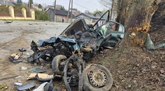 FOTO: Brutálna nehoda v Poľsku. Mladík išiel prirýchlo, auto sa doslova roztrhlo
