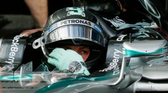 Hamilton vyhral Veľkú cenu Kanady pred Rosbergom