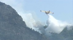 Požiare opäť ohrozujú chorvátske pobrežie. K mestu Drniš pri Šibeniku sa blížia plamene