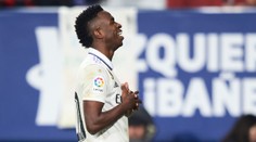 Urazili aj jeho matku. Môj tanec bude pokračovať, odbil neprajníkov Vinicius