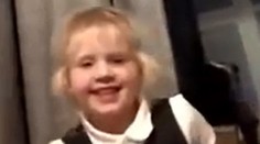 Dievčatko prinieslo zo školy diamantový zásnubný prsteň. Má to roztomilé rozuzlenie