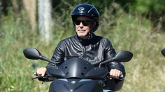 George Clooney mal nehodu. Na skútri sa zrazil s autom
