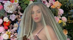 Beyoncé porodila dvojičky. Potvrdil to speváčkin otec roztomilou fotkou
