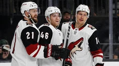 Pánik dvanástym gólom v sezóne prispel k výhre Arizony, Toronto s rekordnou výhrou