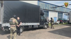 Policajti odhalili megabalík pašovaných cigariet. Nelegálny biznis prekvitá aj pre vysoké ceny tabaku