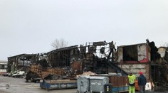 Veľký požiar autoservisu v Bratislave. Škoda je viac ako 600-tisíc eur