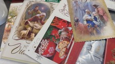 Obľúbený zvyk, ktorý postupne mizne. Vianoce bez pohľadníc si títo Slováci nevedia ani predstaviť.