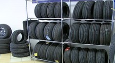 Vodiči sa musia pripraviť na zdražovanie v autoservisoch. Prezutie auta bude stáť viac ako vlani