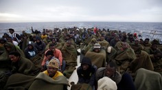 V Stredomorí zachránili za jediný deň 2700 migrantov