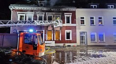 Pri výbuchu v obytnom dome v Essene sa zranili tri osoby