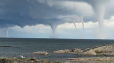 Obrovská rarita. Pri pobreží Fínska sa naraz vytvorilo najmenej sedem vodných tornád