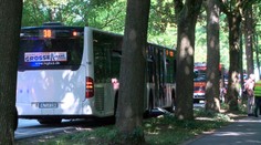 Útočník, ktorý v nemeckom autobuse dobodal ľudí, sa postaví pred súd