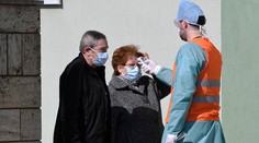 Rakúsko až teraz zavádza povinné rúška. V krajine hlásia vyše 9 000 nakazených