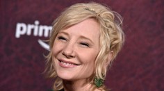 Herečku Anne Hecheovú odpojili od prístrojov, stala sa darkyňou orgánov