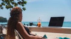 Ktoré zariadenia nenechávať v aute? Horúčavy dávajú zabrať aj elektronike