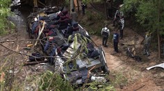 Tragédia v Mexiku. Autobus sa zrútil do hlbokej rokliny, o život prišlo najmenej 29 ľudí