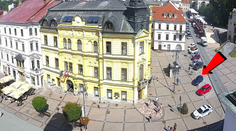 VIDEO: Rozruch v Banskej Bystrici. Auto sa samo dalo do pohybu, akoby zázrakom sa nikto nezranil