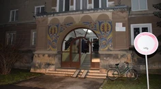 Nechutný prípad z Dubnice: Ženu nútili v aute k sexu so zákazníkmi, potom ju držali pod zámkom