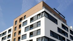 Ďalší veľký hráč sa zapojil do boja o klienta. Pri kľúčových sadzbách znížil úroky