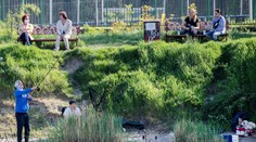 Stále platí zákaz zhromažďovať sa s osobami mimo domácnosti. Netýka sa stretnutí v prírode či na ulici