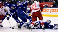 Tatar asistoval, Detroit však prehral na ľade Toronta