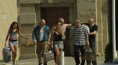 Podarená rodinka. Stíhaní sú traja bratia Trojákovci