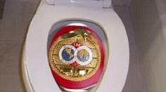 Furyho víťazný opasok niekto "spláchol"