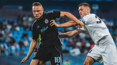 Treťoligová Nitra otvorila skóre a zaskočila Slovan. Pod Zoborom sa rozhodlo až v samom závere