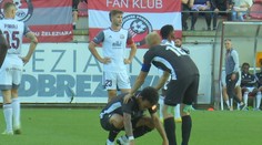 VIDEO: Zdesenie na zápase v Podbrezovej. Hráč Skalice začal zvracať priamo na trávniku