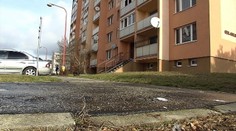 V Trnave našli na ulici dobodanú Adrianu (46). Bojuje o život