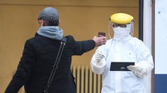 Najčastejšia chyba, ktorú robíme po kontakte s pozitívnym na COVID-19. Čo musíme urobiť ako prvé?