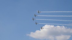 Nad Kuchyňou odštartovali letecké dni. Prišiel aj parašutista, ktorý pokoril rekord vo voľnom páde