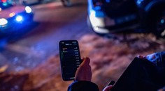 Smartfón zachránil českému vodičovi život, sám zavolal pomoc k ťažkej nehode. Vypočujte si záznam zo 112