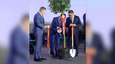 Nepomohli živé reťaze, blokády na cestách ani protesty. V Šuranoch slávnostne spustili výstavbu baterkárne