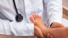 Veľkú Britániu desí rýchle šírenie zákernej infekcie. Podľahlo jej už najmenej deväť detí