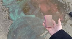 Univerzita vs. študenti: SBS ich vyzvala na mazanie kriedových nápisov. Škola reaguje