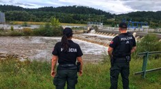 Nešťastie na Hrone: Pri splave sa prevrátil čln, jedna osoba sa nevynorila