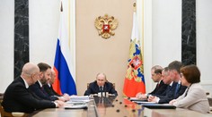 Odvolal, čo odvolal. Putin opäť zmenil svoje územné požiadavky voči Ukrajine, píše Bloomberg