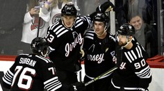 Tatar prispel k výhre Devils pekným gólom aj asistenciou, Boldy napodobnil Gáboríka