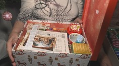 Donesú im darčeky a trávia s nimi čas. Deti zo škôlky každoročne spríjemňujú seniorom Vianoce