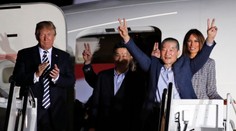 Americkí väzni prepustení z KĽDR sa vrátili domov. Trump sa poďakoval Kimovi